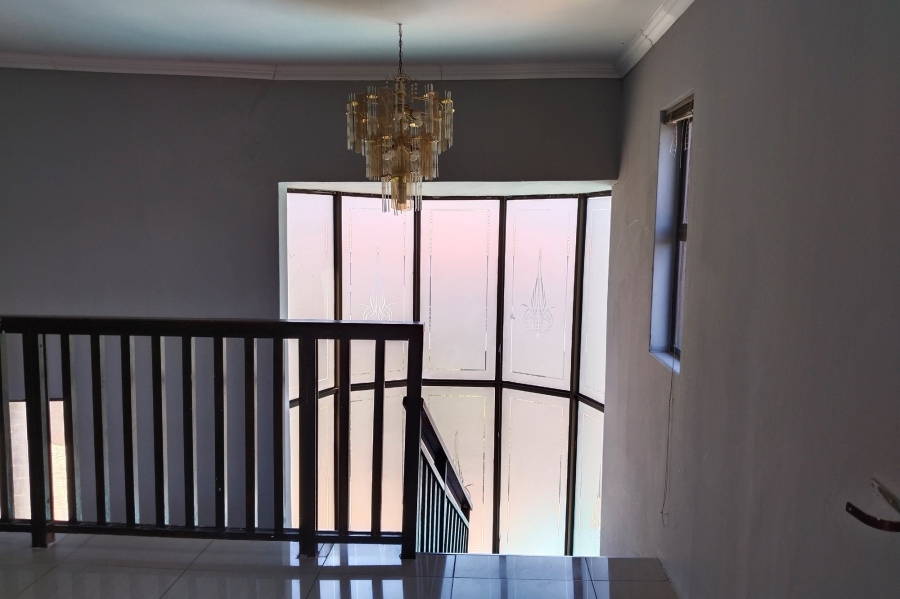 5 Bedroom Property for Sale in Birdwood Estate North West
